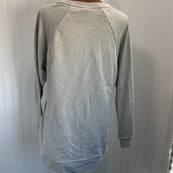 EUC! Grey Nike Hi Low Sweatshirt! Size XS! - Picture 6 of 7